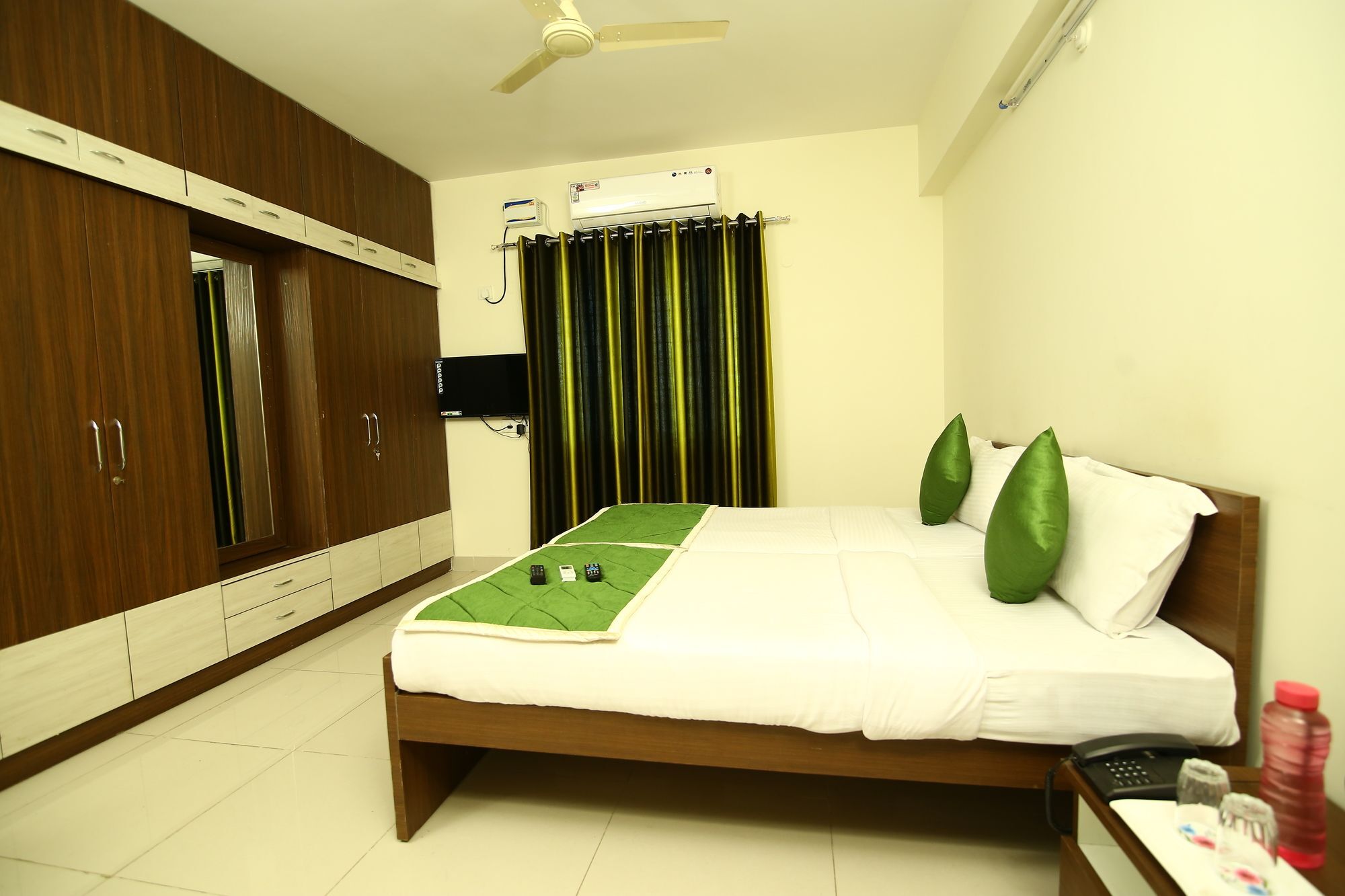 Fresh Living Prime Hitech Hotel Hyderabad Exterior photo